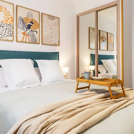 Pink Viajero - Winter By The Sea