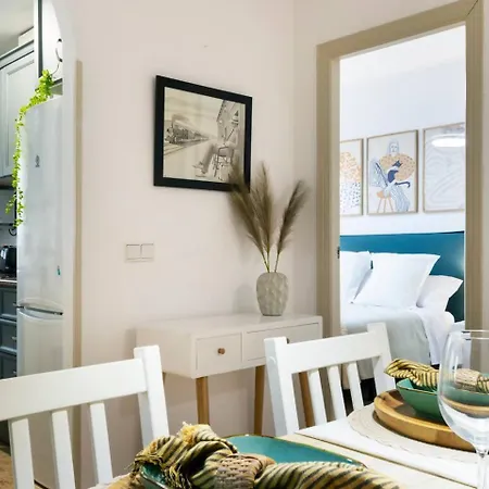 Pink Viajero - Winter By The Sea